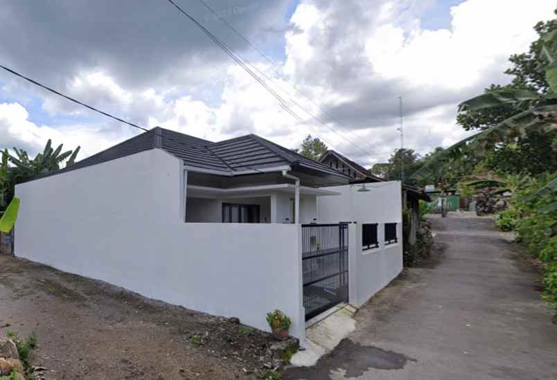 dijual rumah gambiran pakembinangun