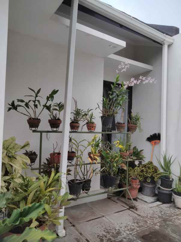 dijual rumah gambiran pakembinangun