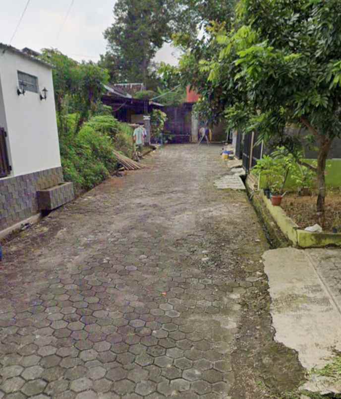 dijual rumah gedawang