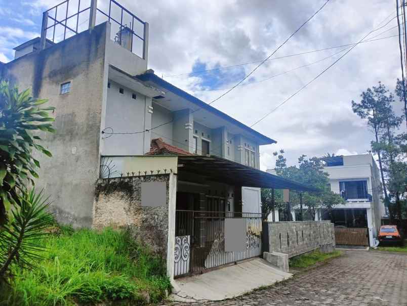 dijual rumah gegerkalong ciwaruga kec