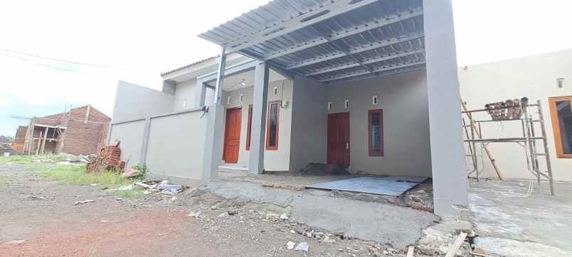 dijual rumah gentan