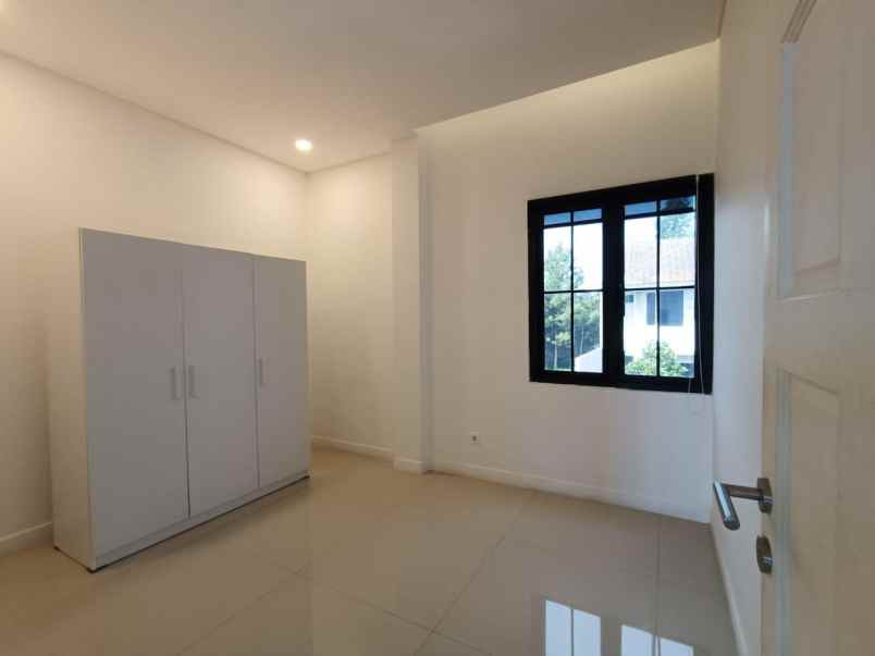 dijual rumah giri loka 2 bsd city