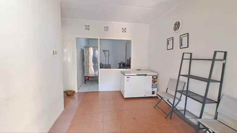 dijual rumah graha raya