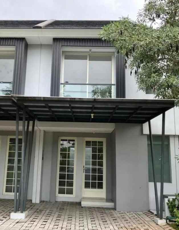 dijual rumah grand pakuwon