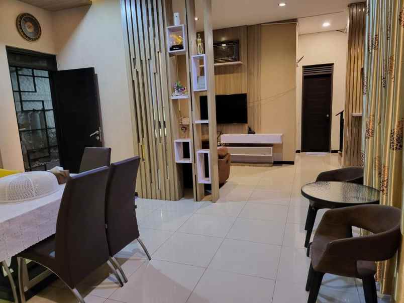 dijual rumah grand sharon residence