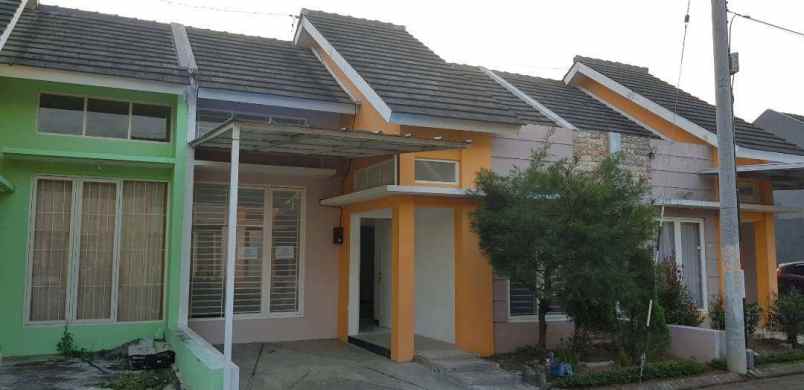 dijual rumah green beji residence