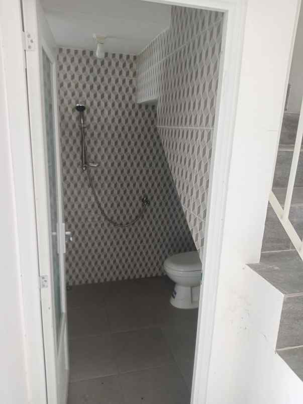 dijual rumah green kenongo regency