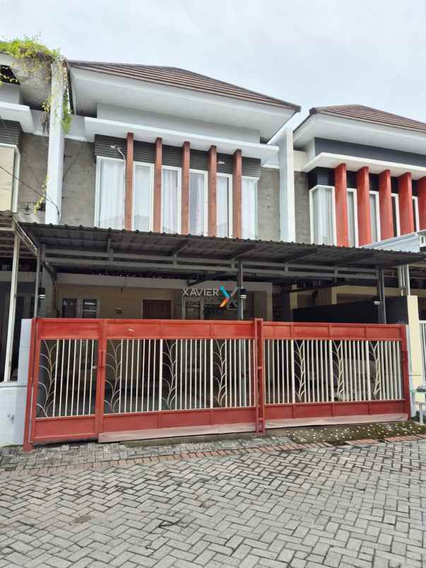 dijual rumah green semanggi