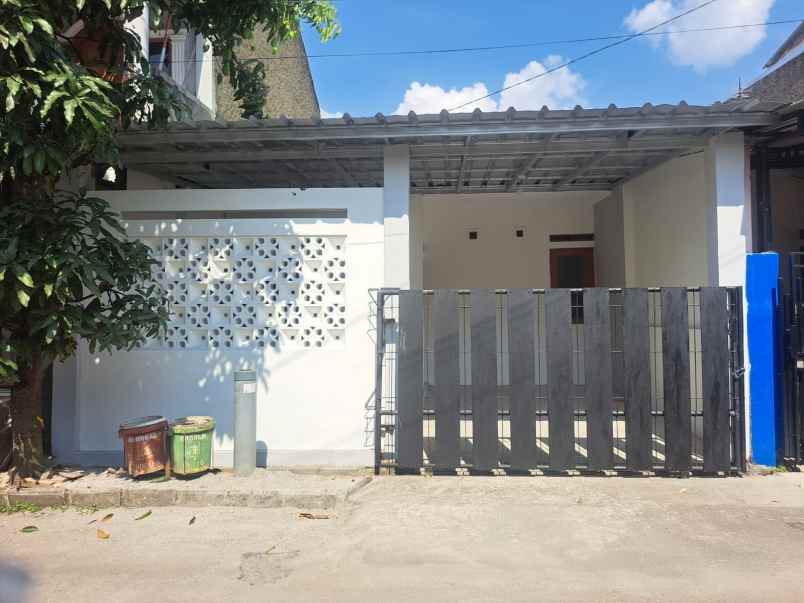 dijual rumah griya cempaka arum