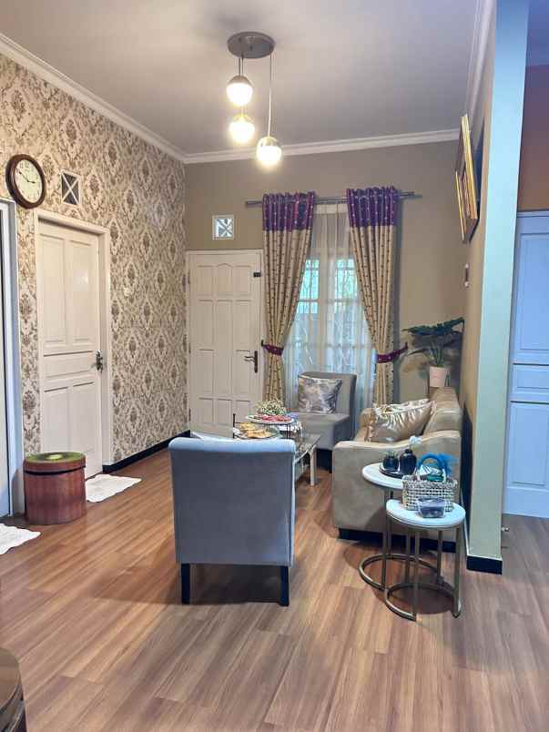 dijual rumah griya medoho asri