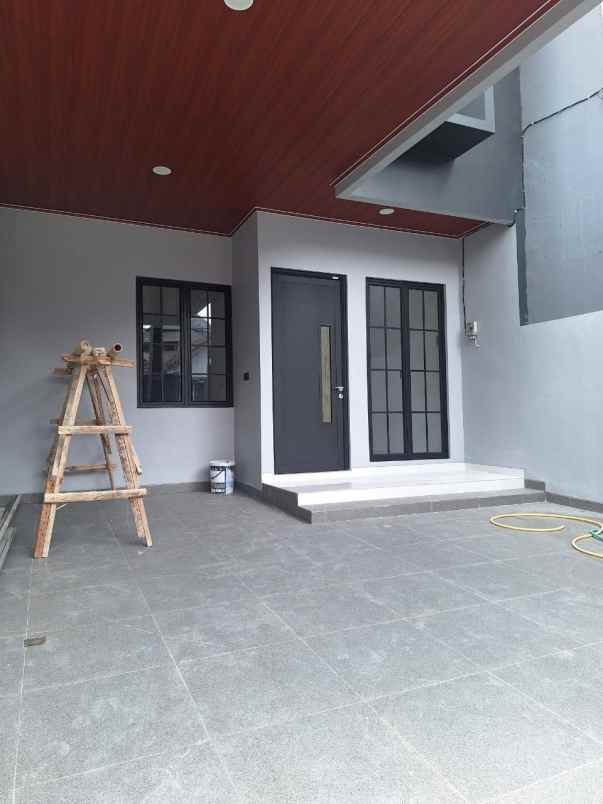 dijual rumah harapan indah