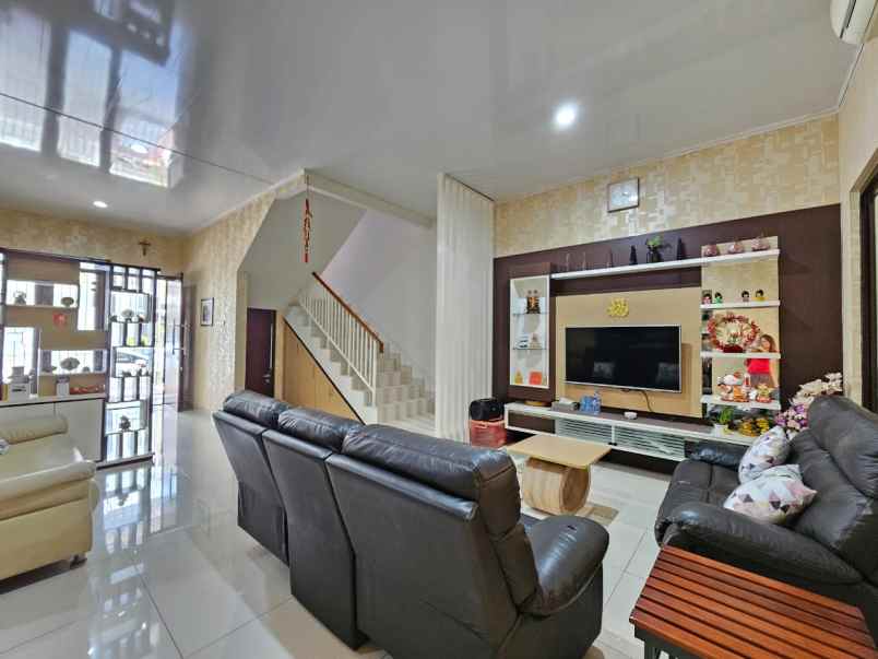 dijual rumah harapan indah cluster