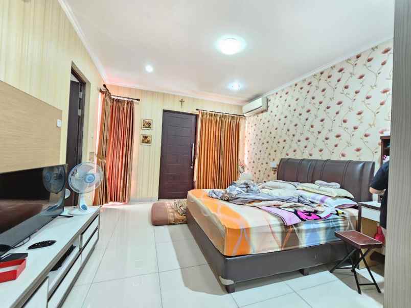 dijual rumah harapan indah cluster