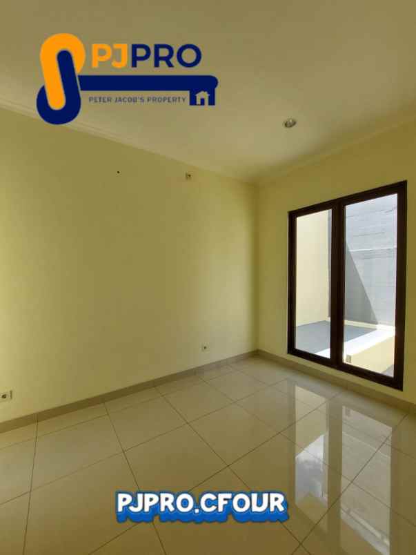 dijual rumah harapan indah cluster arana