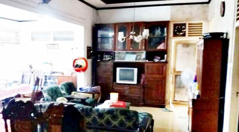 dijual rumah harga tanah lokasi strategis