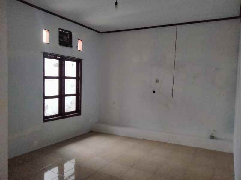 dijual rumah hasri barombong