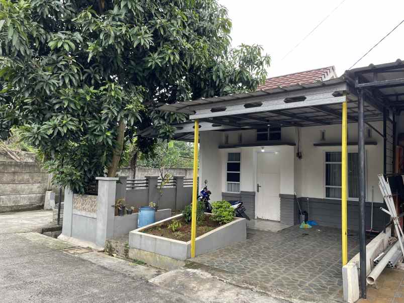 dijual rumah hook dalam cluster dekat grand wisata