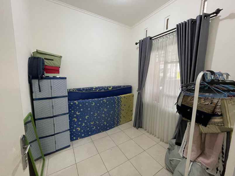dijual rumah hook dalam cluster dekat grand wisata