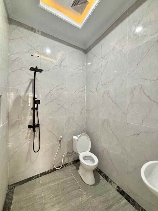 dijual rumah jagakarsa jakarta selatan