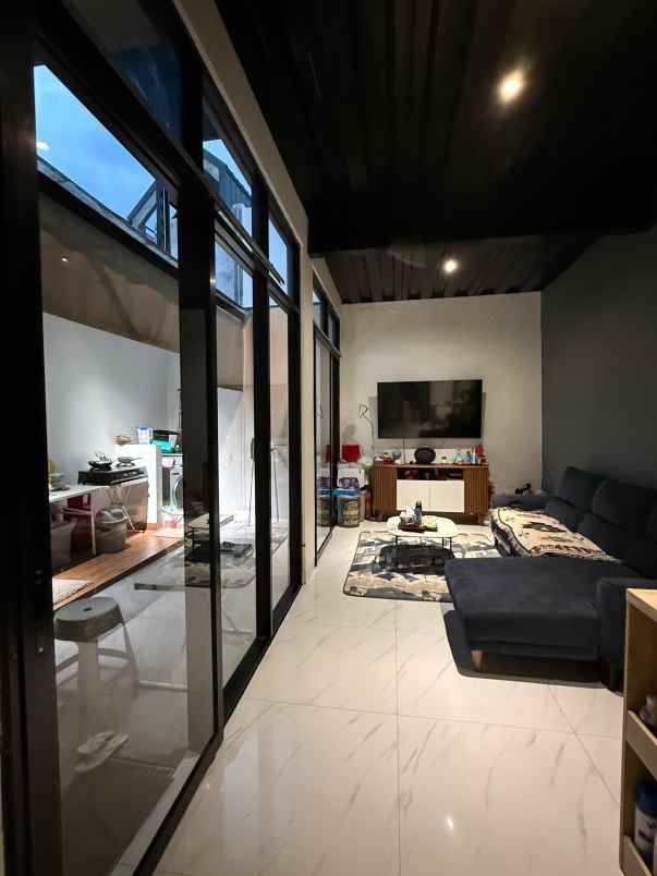 dijual rumah jakarta garden city