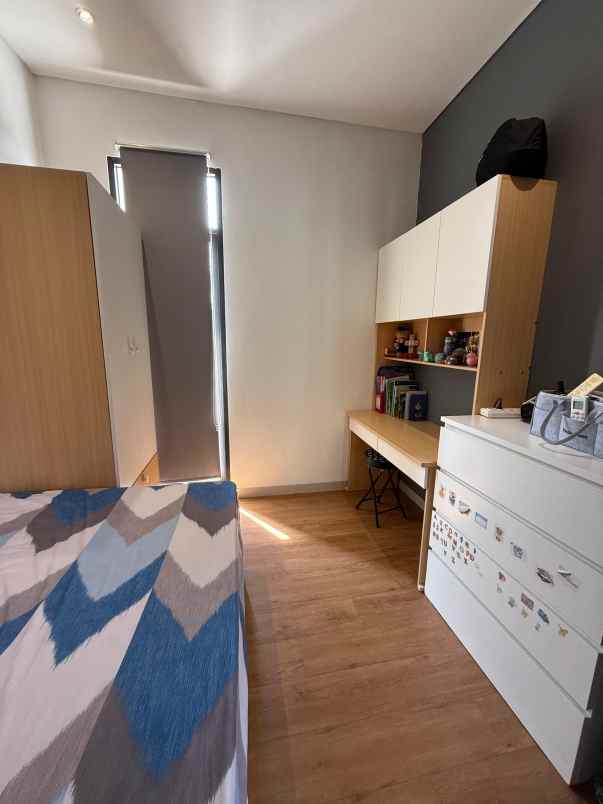 dijual rumah jakarta garden city