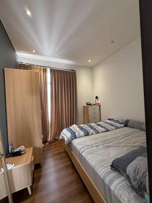 dijual rumah jakarta garden city