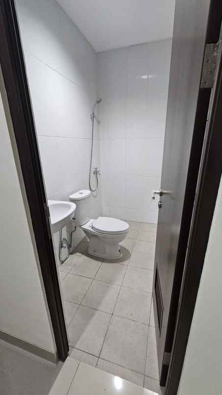 dijual rumah jakarta garden city