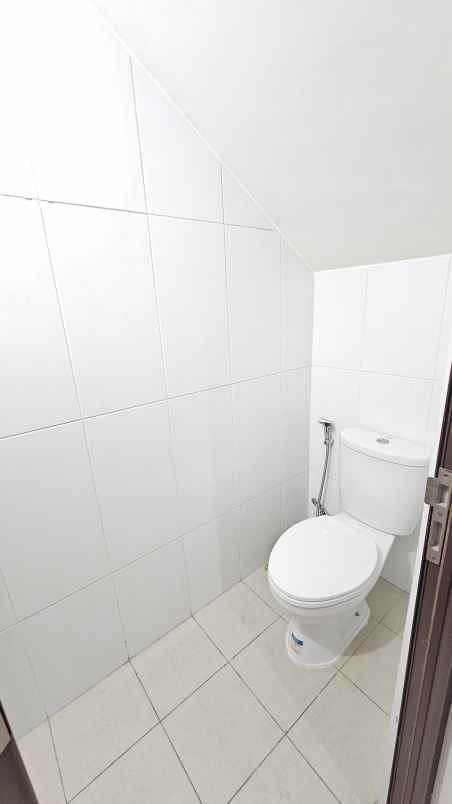 dijual rumah jakarta garden city