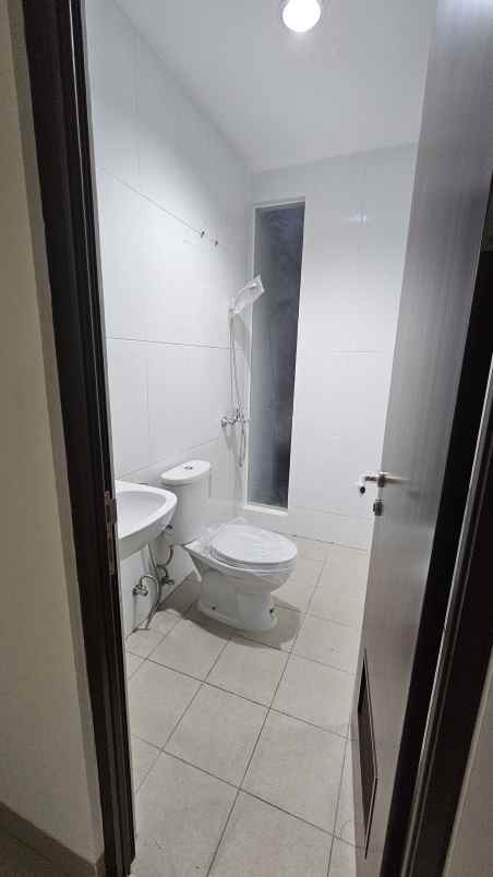 dijual rumah jakarta garden city