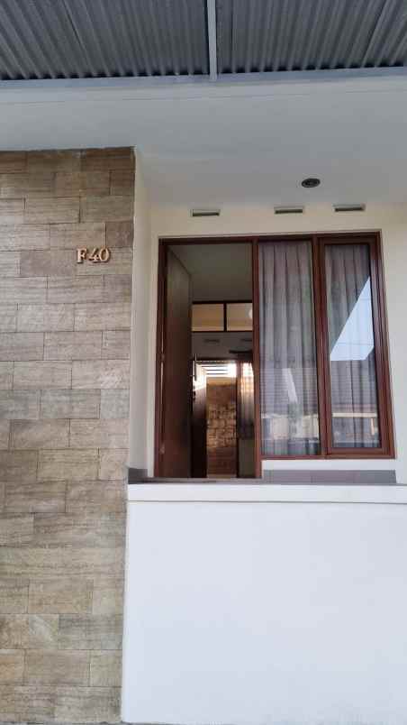 dijual rumah jalan awani residence