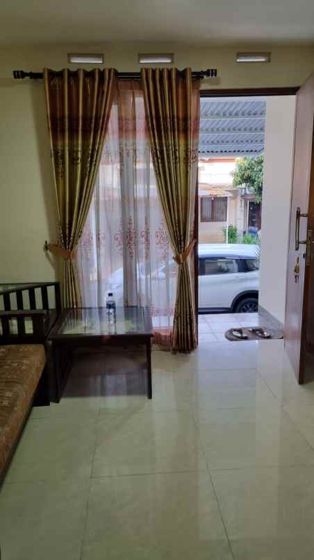 dijual rumah jalan awani residence