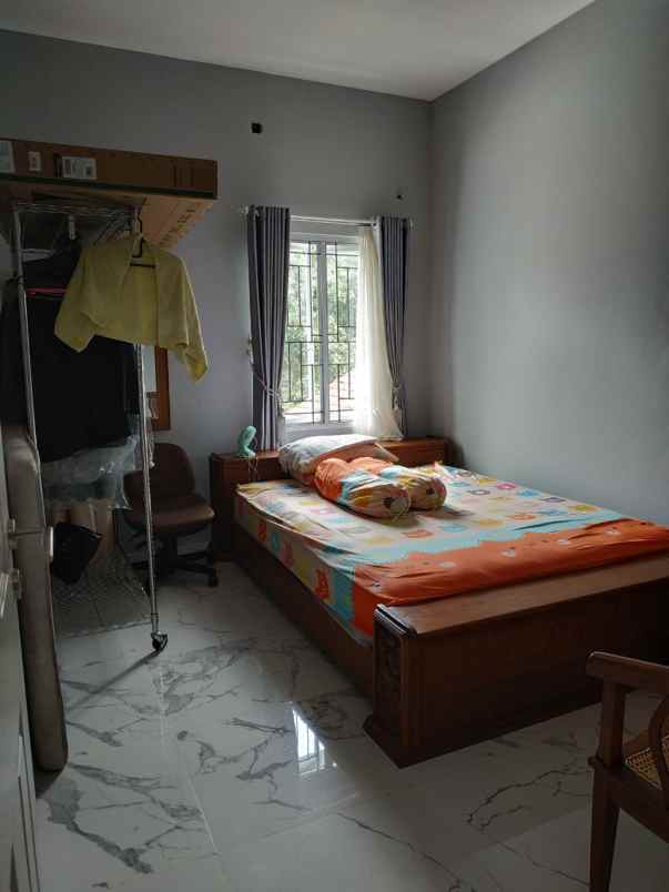 dijual rumah jalan bambu apus