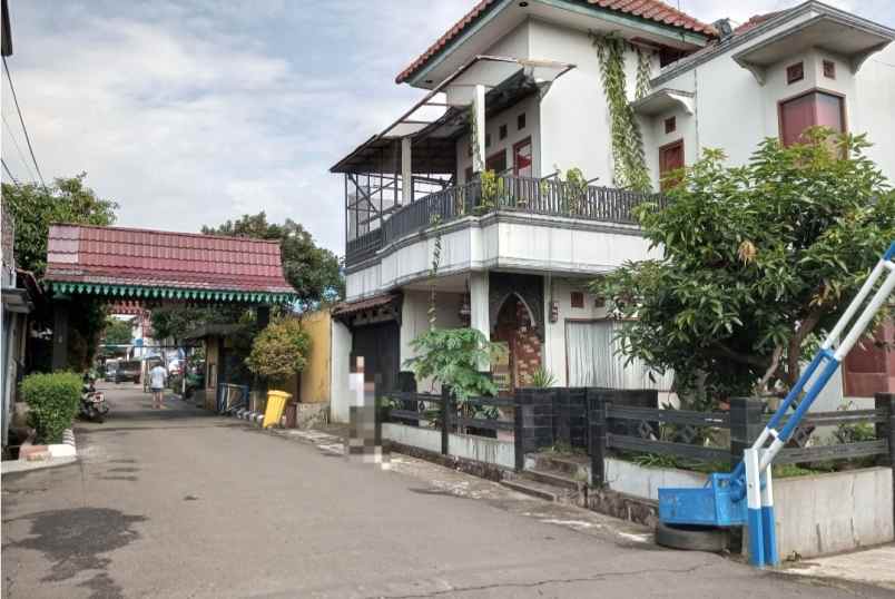 dijual rumah jalan benda barat kel