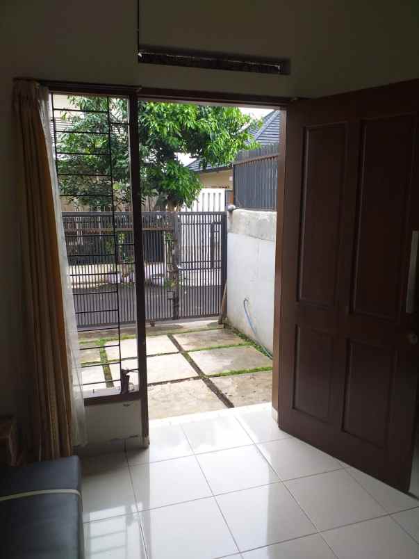 dijual rumah jalan bukit indah