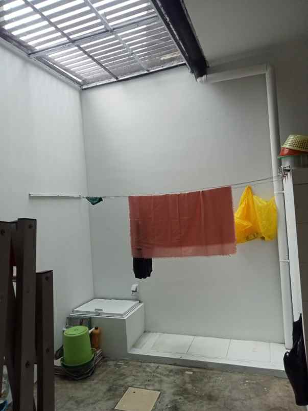 dijual rumah jalan bukit indah