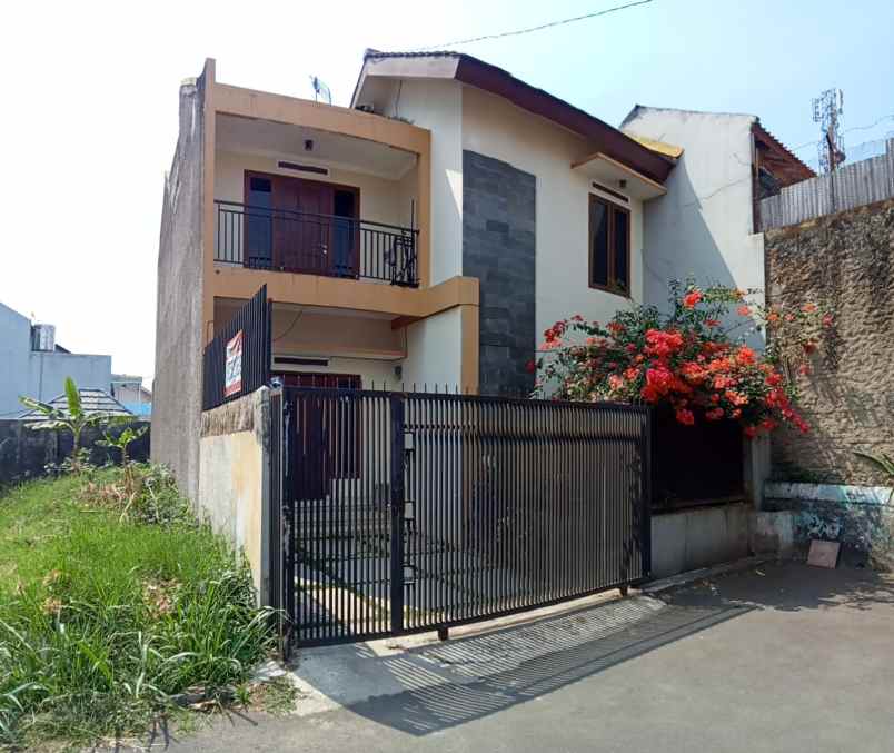 dijual rumah jalan bukit indah