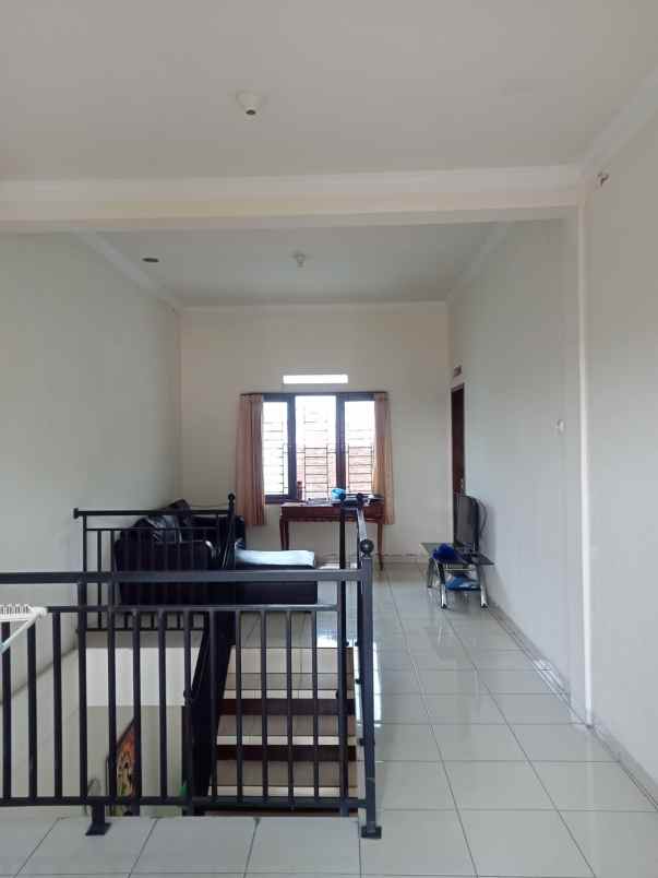 dijual rumah jalan bukit indah