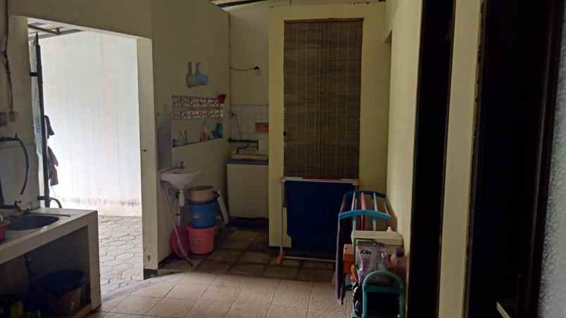 dijual rumah jalan bunga bunga suhat