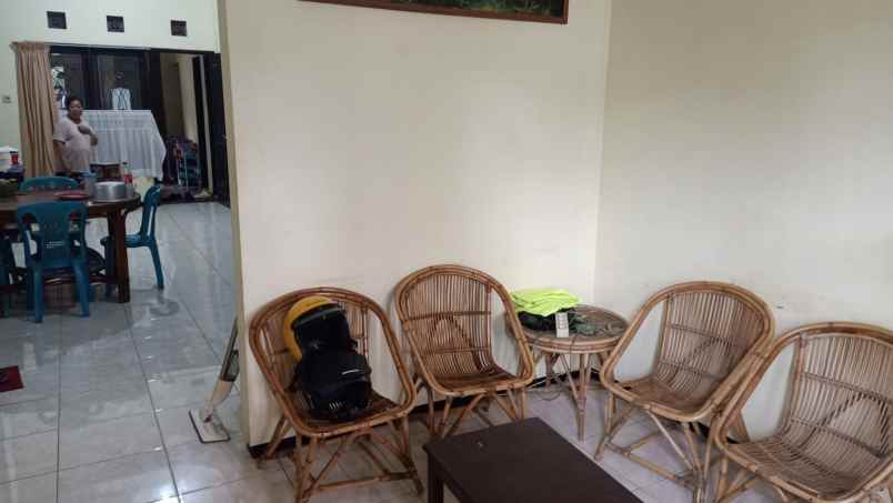 dijual rumah jalan bunga bunga suhat