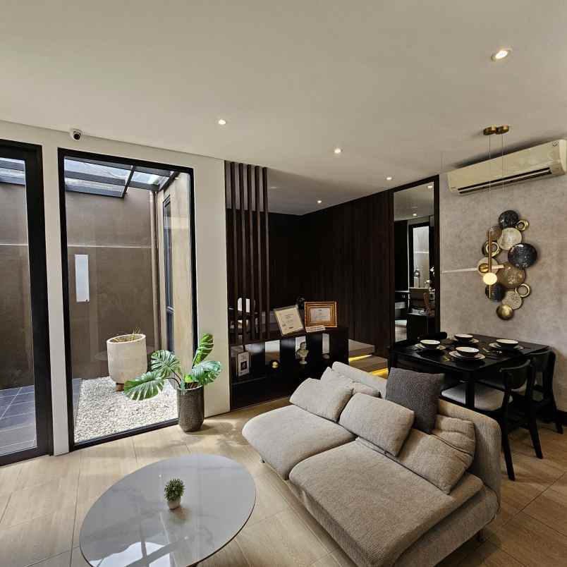 dijual rumah jalan cipaku 3 no 6 blok