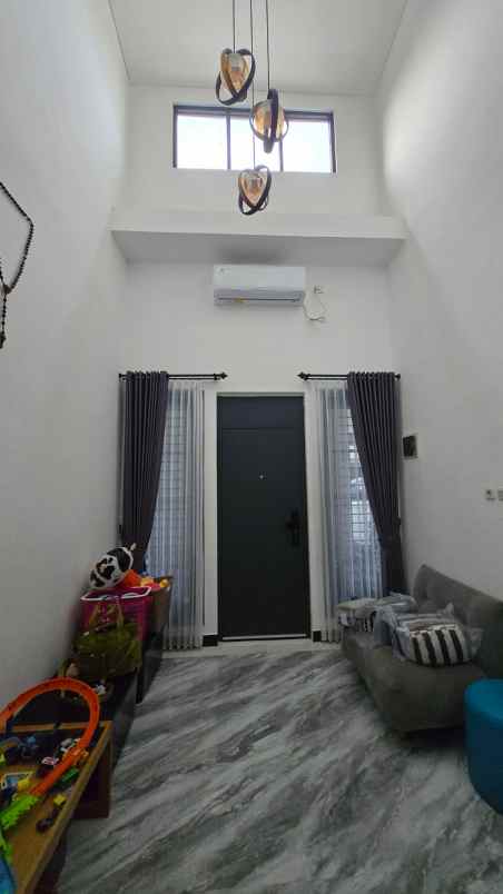 dijual rumah jalan darmo sentosa raya