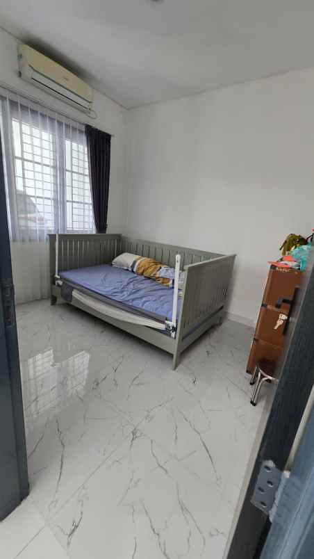 dijual rumah jalan darmo sentosa raya