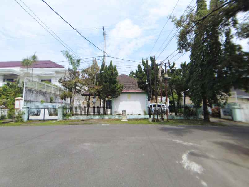 dijual rumah jalan gurila deket juanda