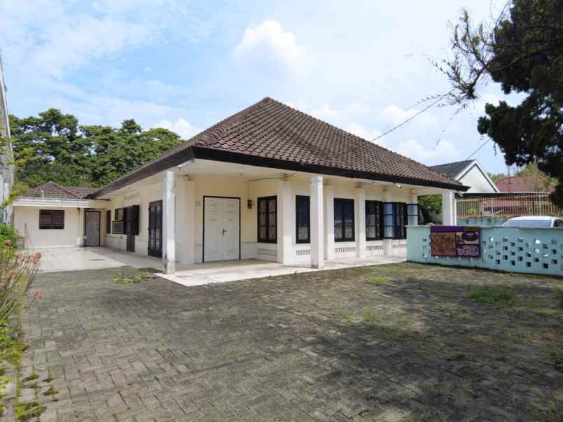 dijual rumah jalan gurila deket juanda