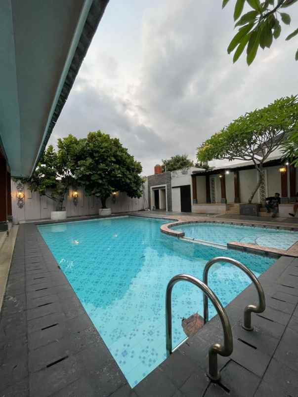 dijual rumah jalan imogiri barat