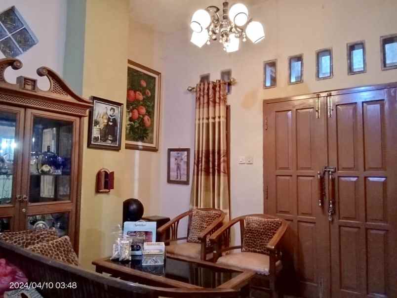 dijual rumah jalan kamarung