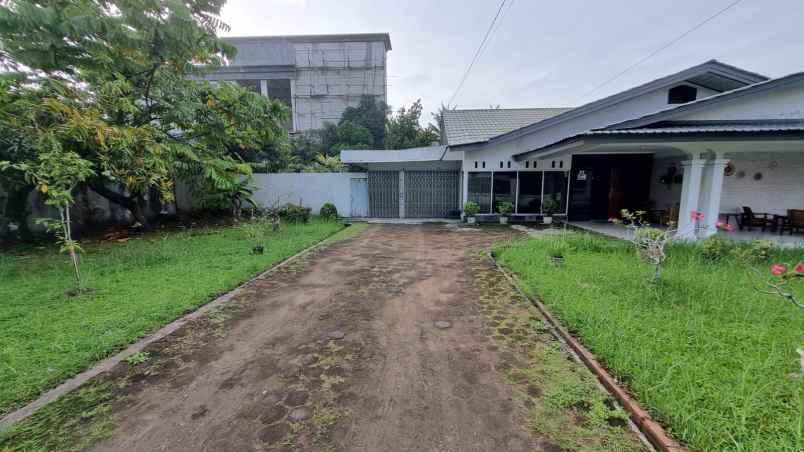 dijual rumah jalan kapten tendean kota