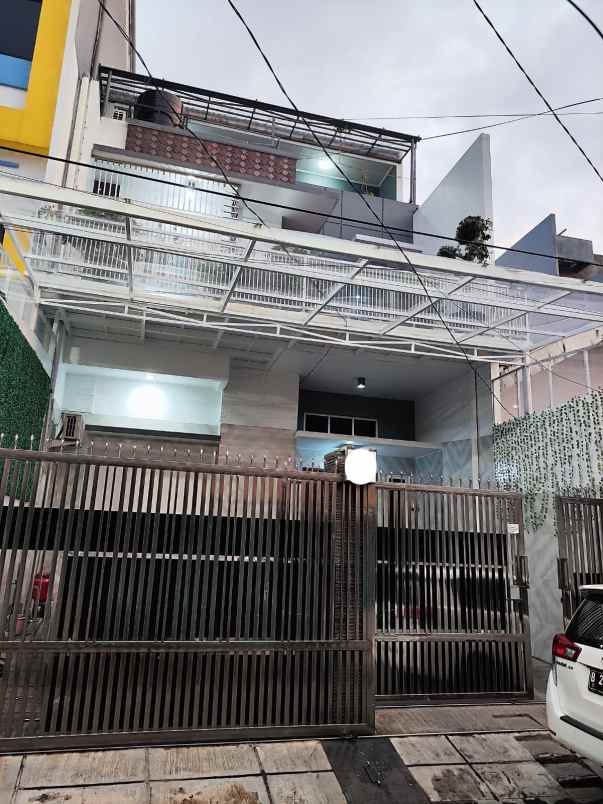 dijual rumah jalan kebun jeruk