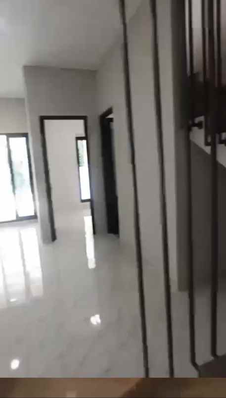 dijual rumah jalan kutisari indah utara