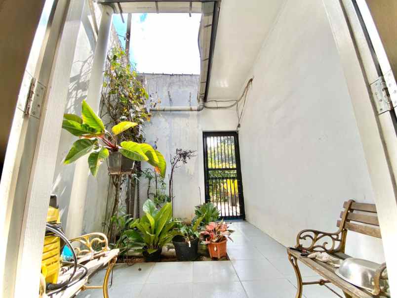 dijual rumah jalan lenteng agung raya